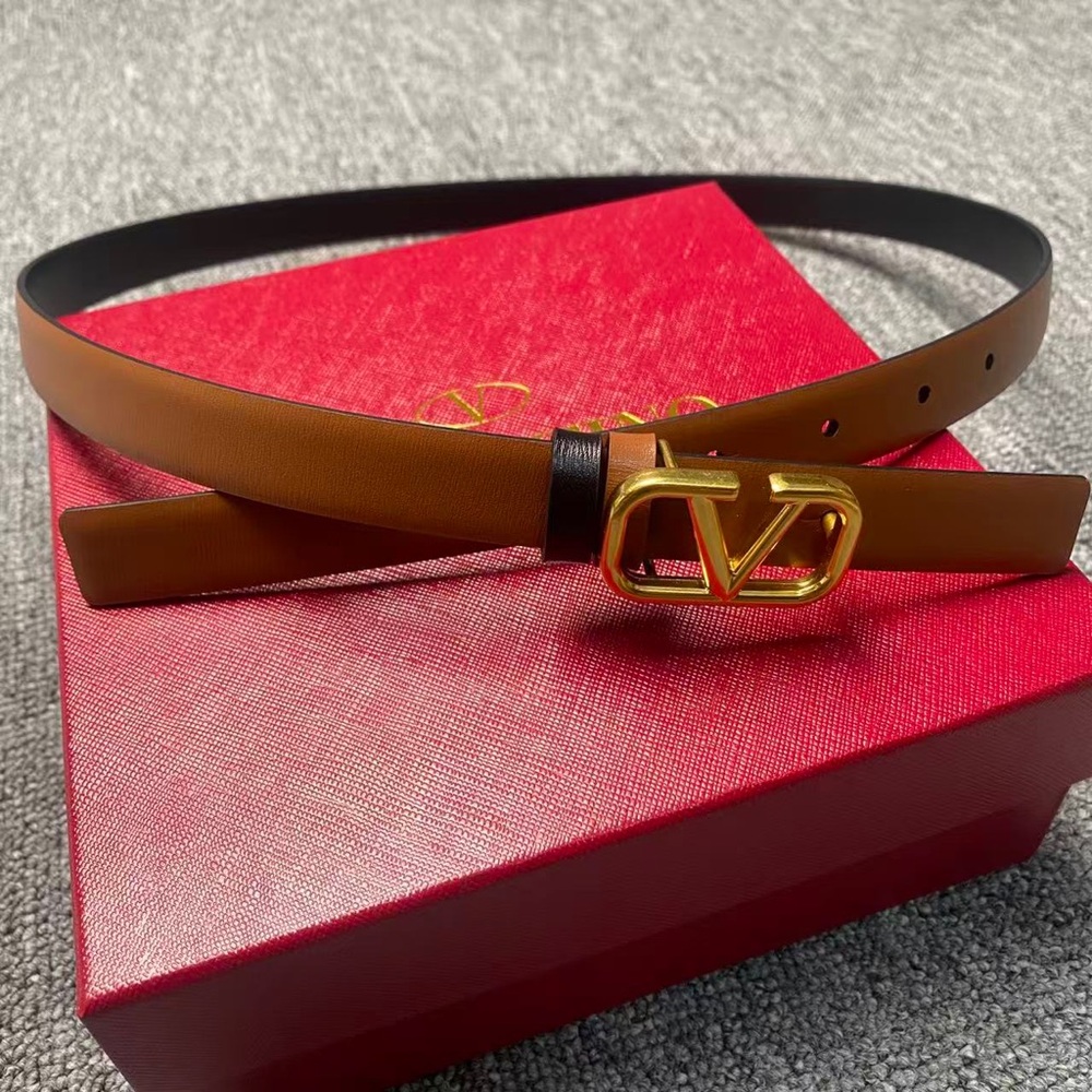 💝Valentino Reversible Brown/Black Belt with Gold Buckle size 85cm
